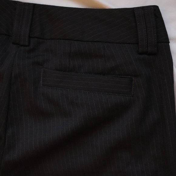 Banana Republic Low rise Pinstriped trouser(US 0P) - Picture 8 of 14